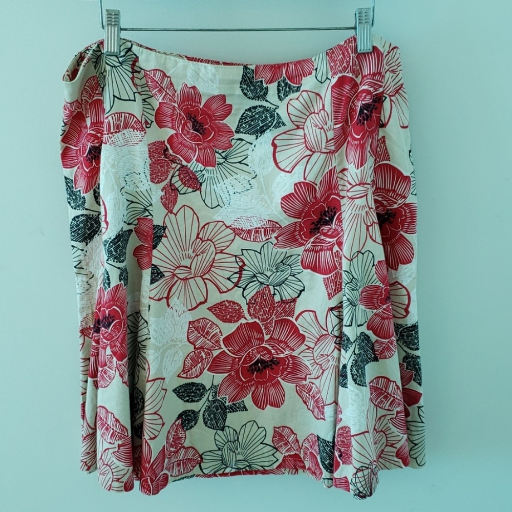 New York & Company Floral Flare Skirt EUC Size 16